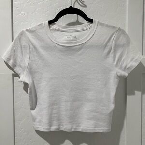 Hollister women’s white baby tee small